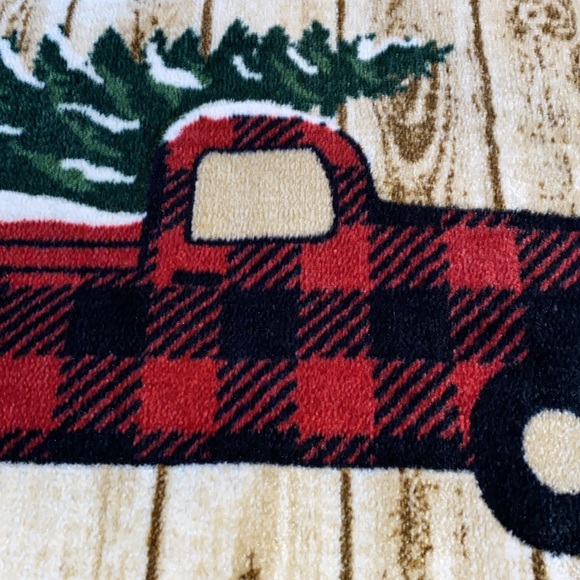 NEW Holiday Decor Accent Rug - Picture 8 of 10